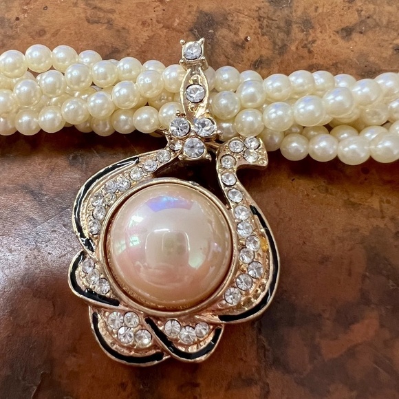 Vintage Signed Twisted Faux Pearls Statement Pendant Necklace - Picture 8 of 10